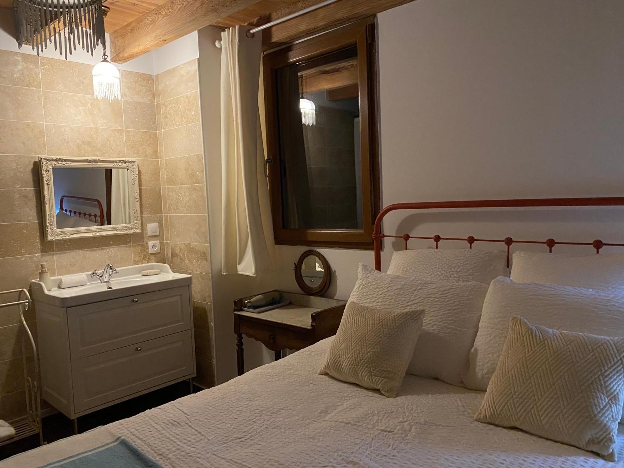 Le Chene Magique 40200 Margaux Homestay *